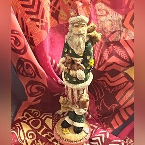 Charming Santa with Bears Holiday Figurine folkstone ?